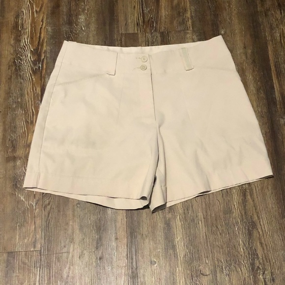 Nike Shorts Women's Small Golf Nike Fit Dry Khaki Athletic Versatile Outdoor - Picture 1 of 6